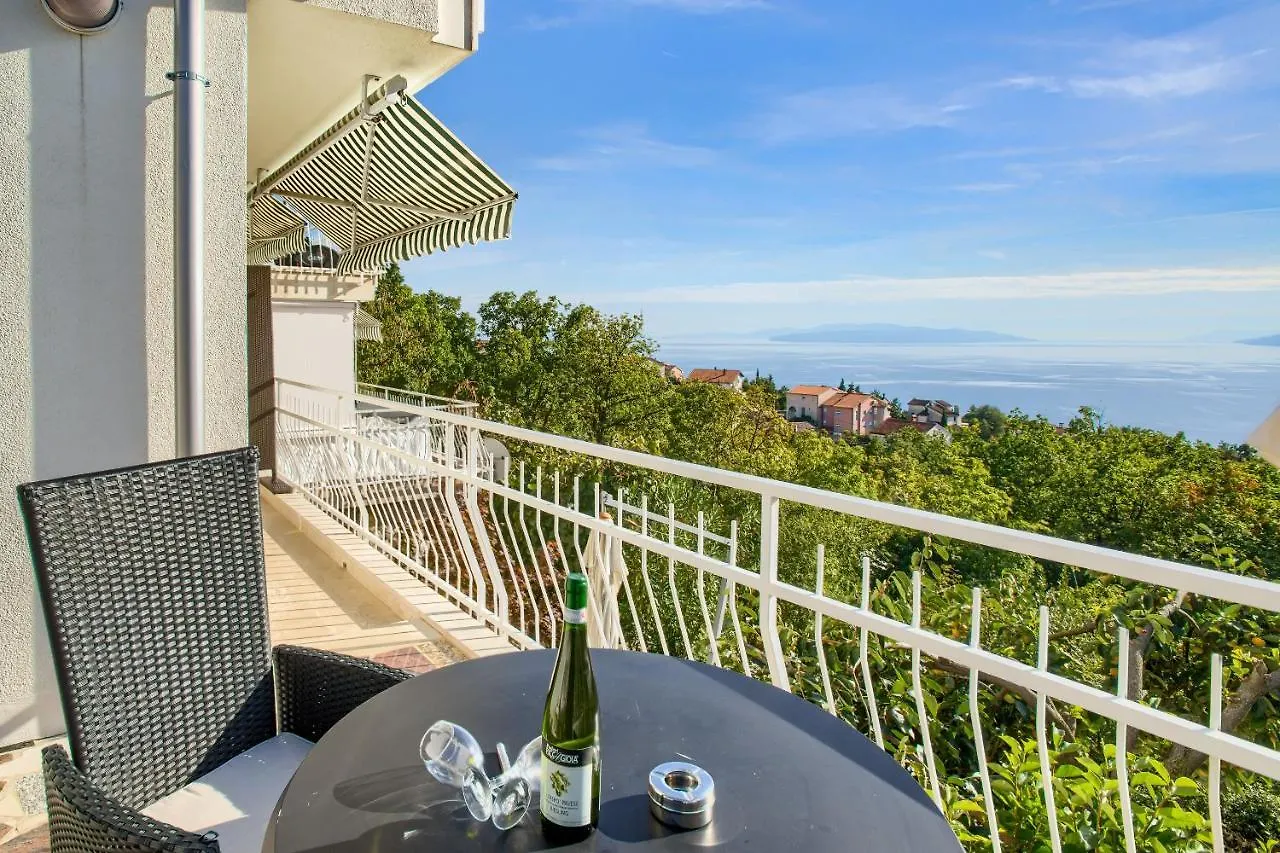 Apartments Frlan Kastav 0*,